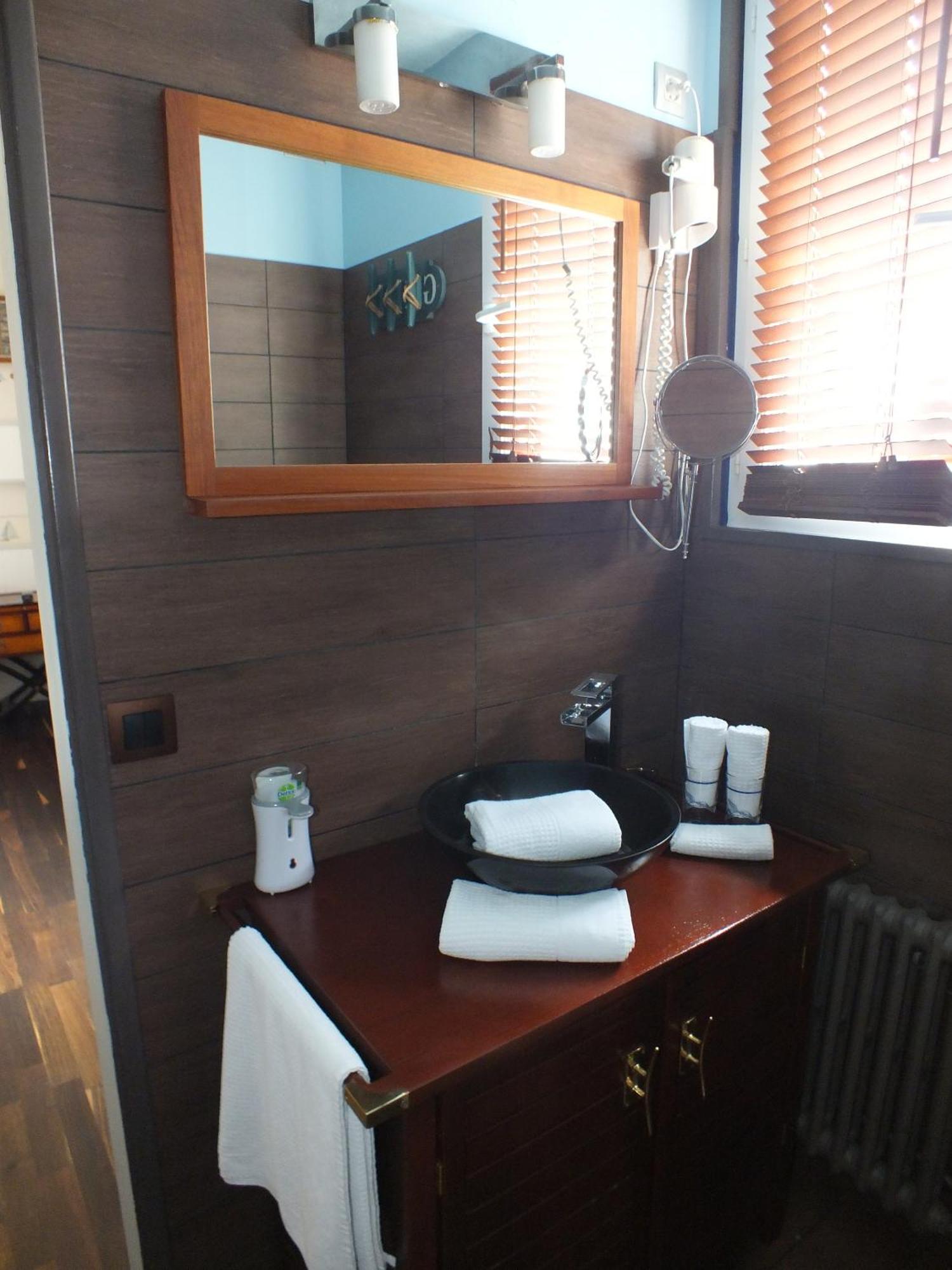 Hotel - Restaurant - Salon De The Le Beausejour Trégastel الغرفة الصورة